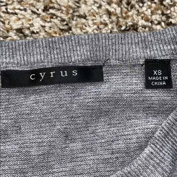Cyrus Grey Long Sweater - Picture 4 of 4